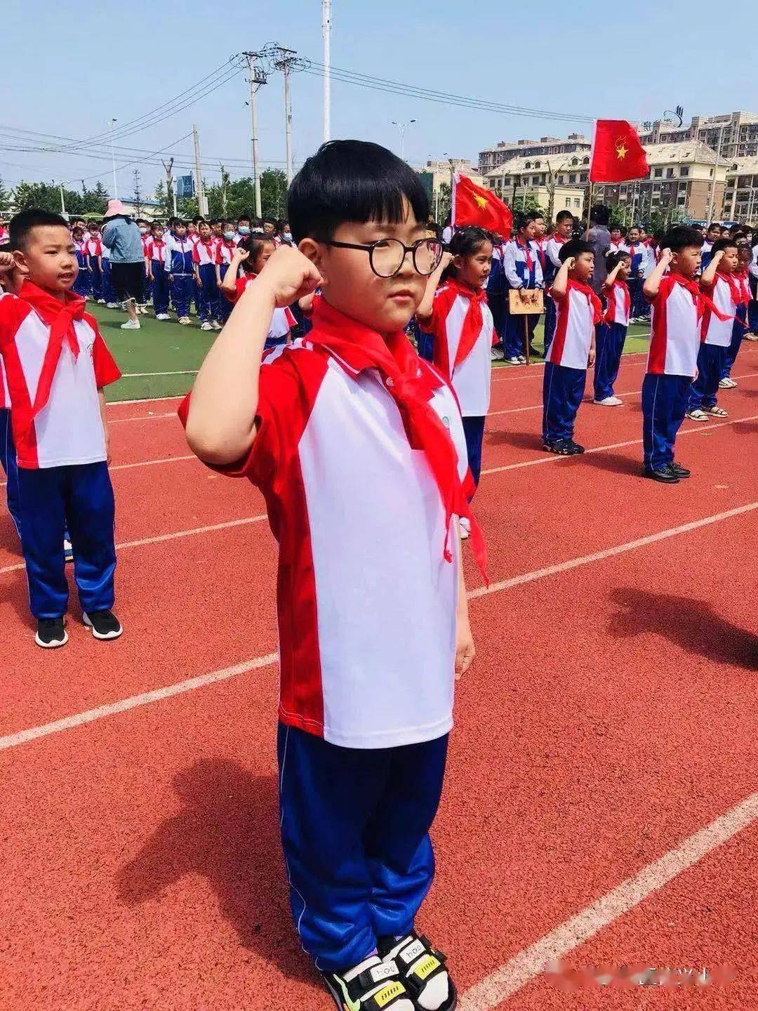 南非队意气风发，勇于向前()