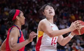 澳大利亚女篮力克日本进入世界杯半决赛()