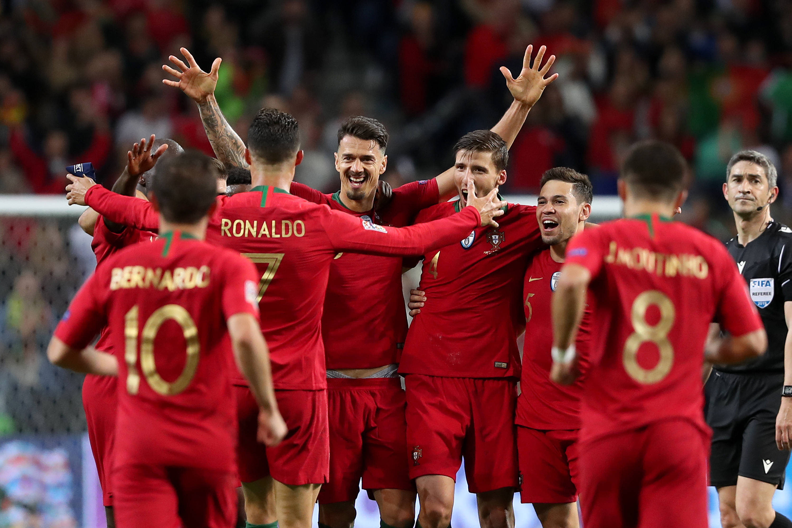 卢森堡队意外惊喜！在比赛中掀起惊雷！()