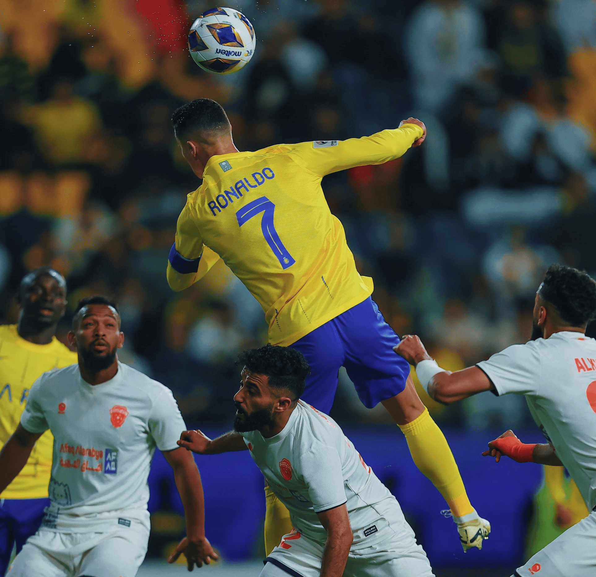 皇马在剧情大戏中胜出，C罗全场高效()