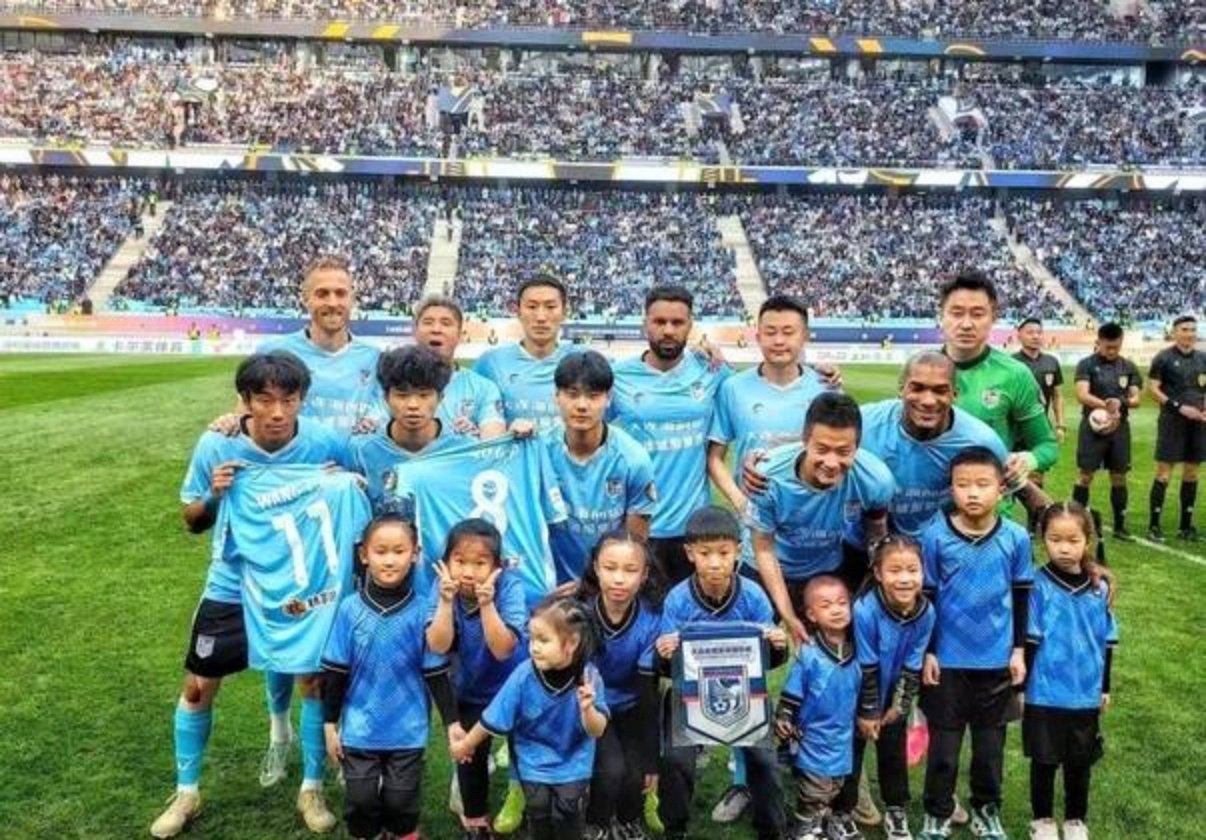 中超顶级球队齐聚，实力对决震撼全场()