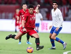 山东鲁能客场战胜上港，稳固前四位置()