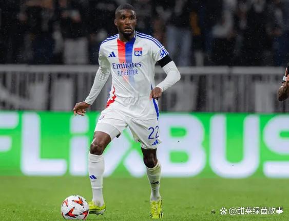 圣埃蒂安主场大败，里昂持续高歌()