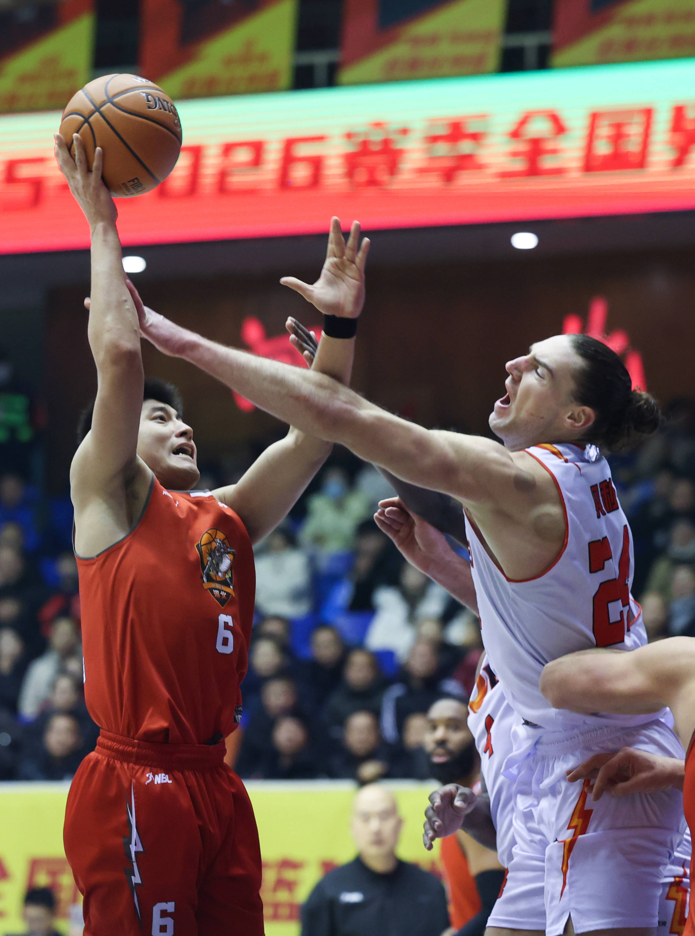 宁夏男篮在场上打出亮眼表现,成功赢下比赛() 宁夏男篮在场上打出亮眼表现,成功赢下比赛()