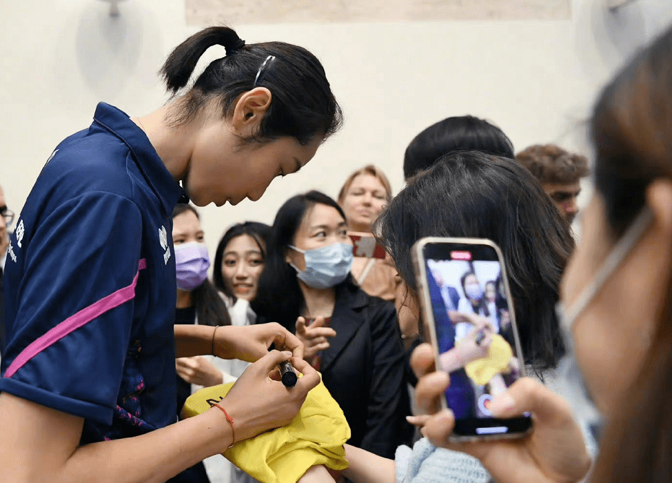 印度足球女将在赛场闪耀，获赞赏(曾获亚洲足球先生的中国足球运动员是谁)
