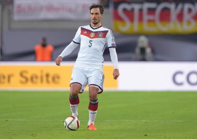 胡梅尔斯备受期待，球队士气高涨()